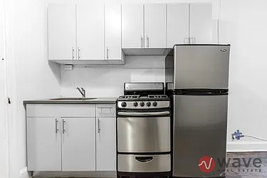 Rented by Wave Real Estate Group