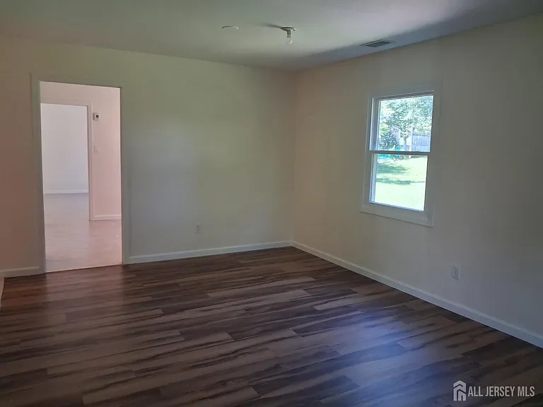 6 Flower Rd — Photo 14