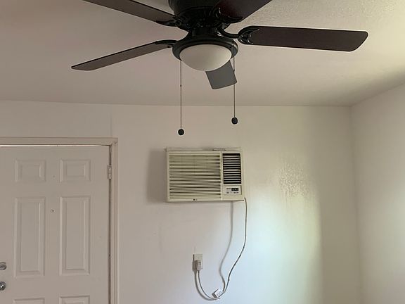 3rd image of 2712 Valley St #1