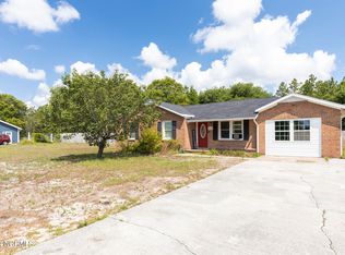 113 Crown Point Rd, Hubert, NC 28539