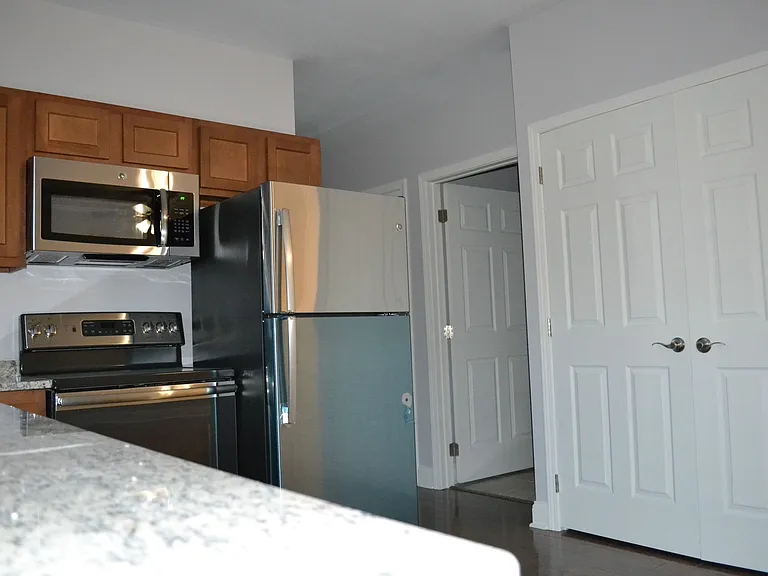 156 Lambert Dr — Photo 20