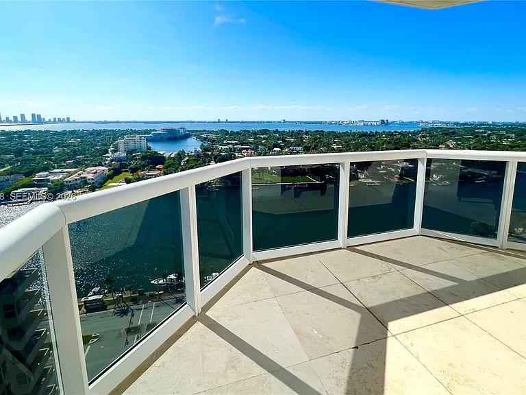 4775 Collins Ave #2305 — Photo 19