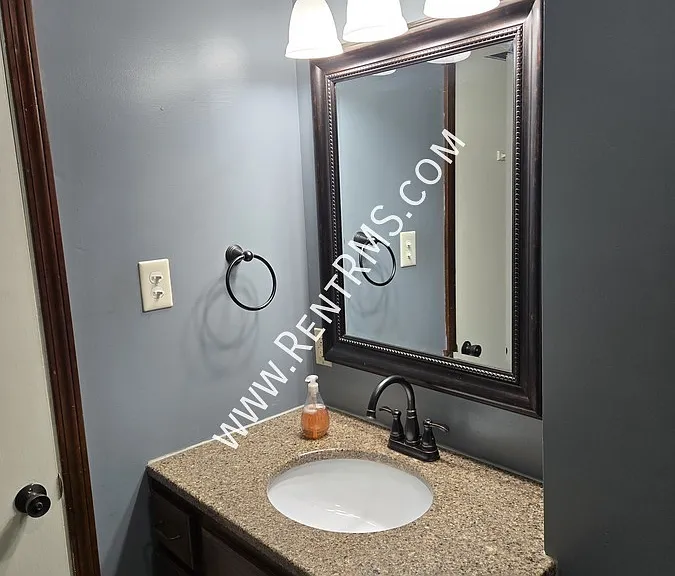 5425 SW 13th St — Photo 13