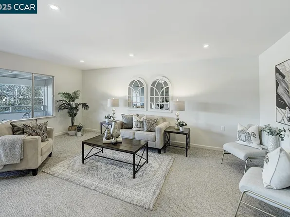 1349 Ptarmigan Dr APT 5, Walnut Creek, CA 94595