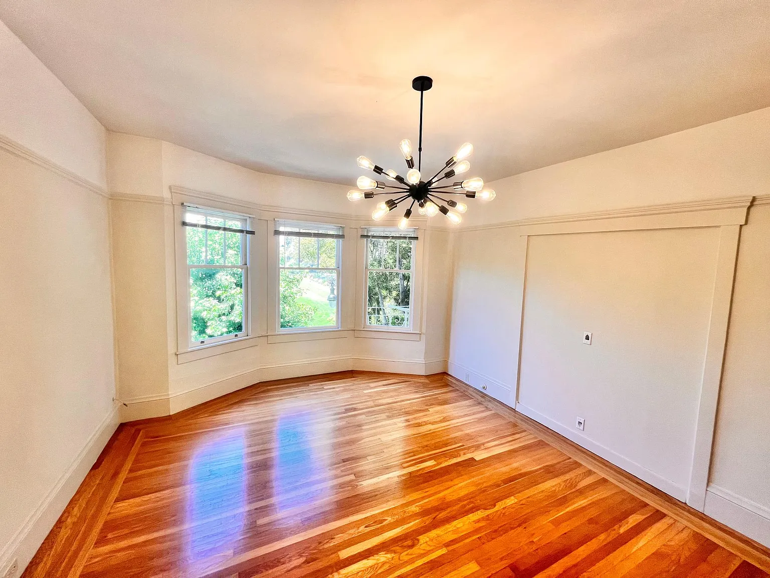 2 bed, 850 sqft, $5,500 — Photo 2
