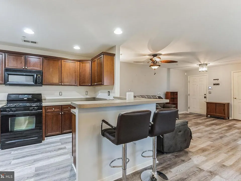 105 Lionheart Ln #105