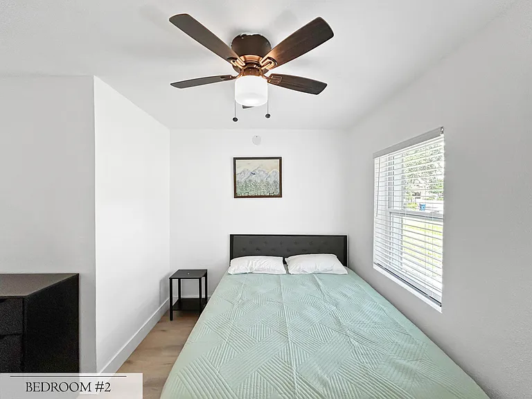 Oleander Dr SE — Photo 2