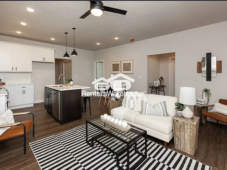 3639 NE Kara Ln — Photo 8