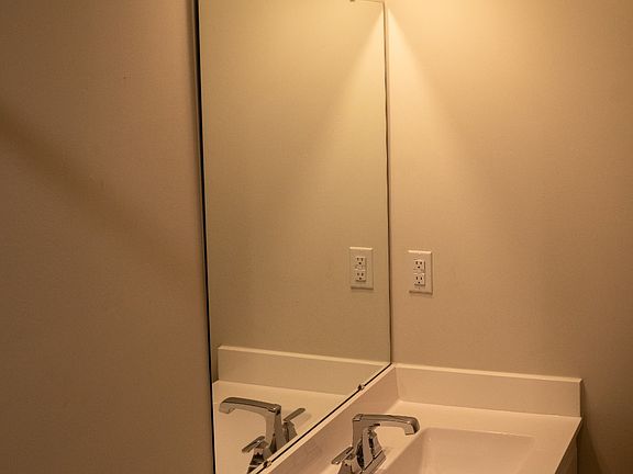4th image of 531 Swansea Dr