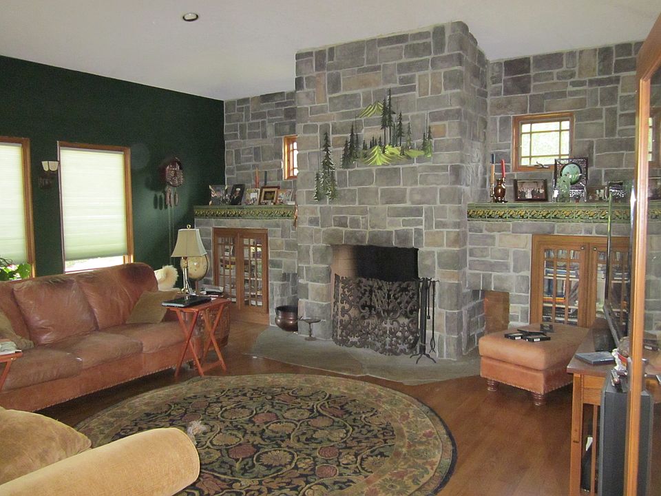 26x19 living room/fireplace