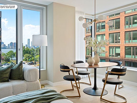 2nd image of 450 Washington St #516