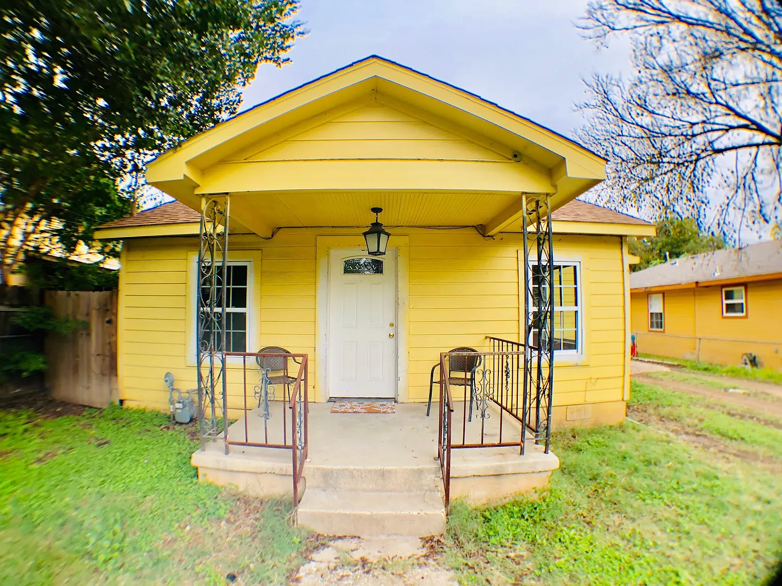 1 bed, 120 sqft, $499 — Photo 3