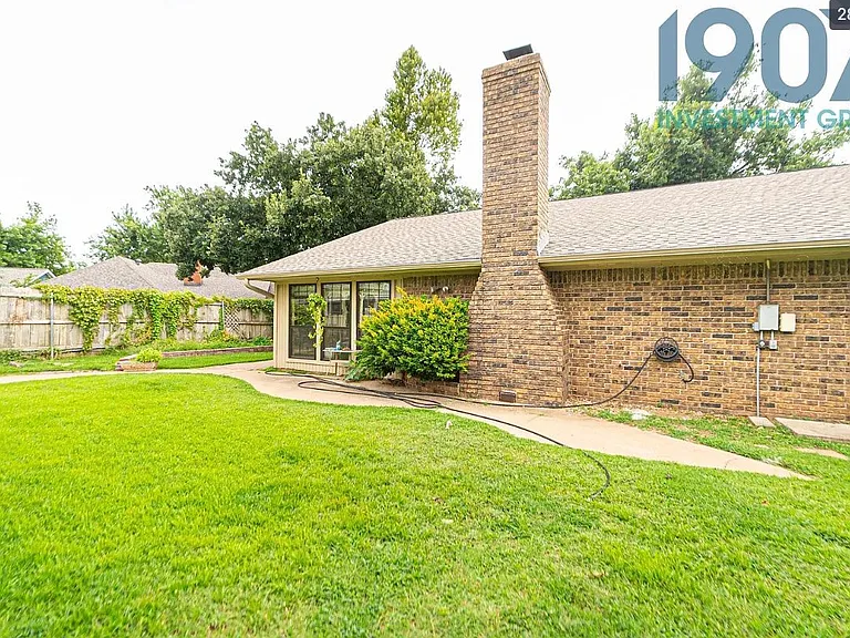 4405 Manchester Ct — Photo 28