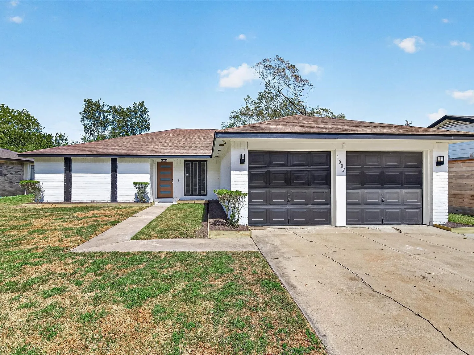 4 bed, 2.0 bath, 1854 sqft, $1,950 — Photo 3