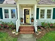 204 N Walnut St — Photo 1