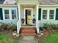 1st image of 204 N Walnut St