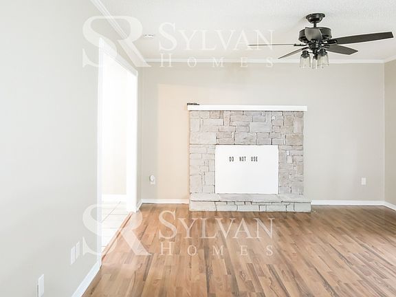 3rd image of 1909 SW 5th St