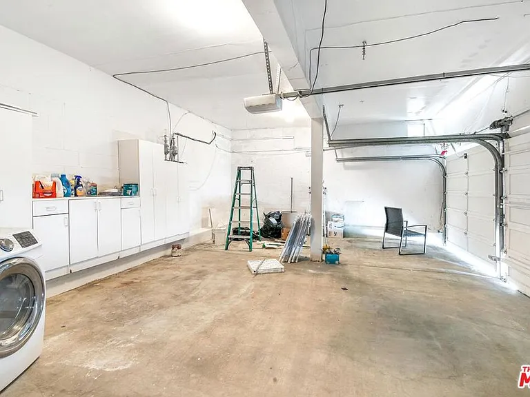 3200 Primera Ave — Photo 29