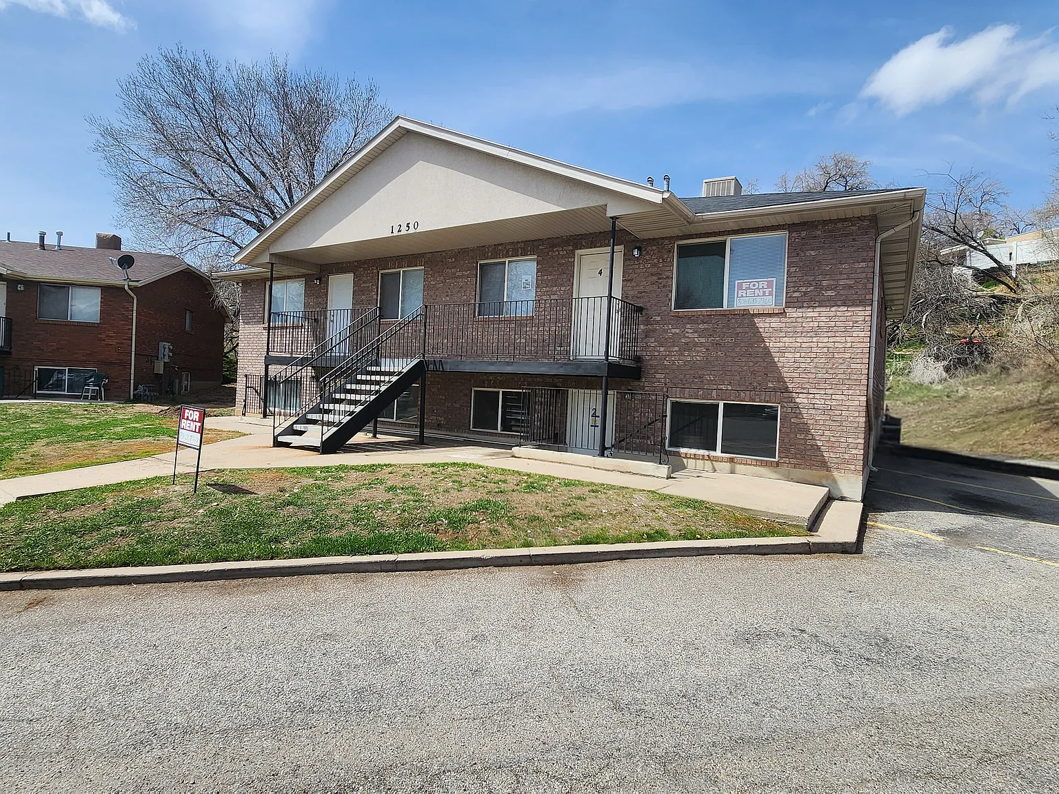 3 bed, 1034 sqft, $1,250 — Photo 1