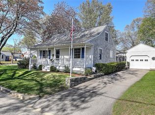 32 Glengrove Ave, Cranston, RI 02910