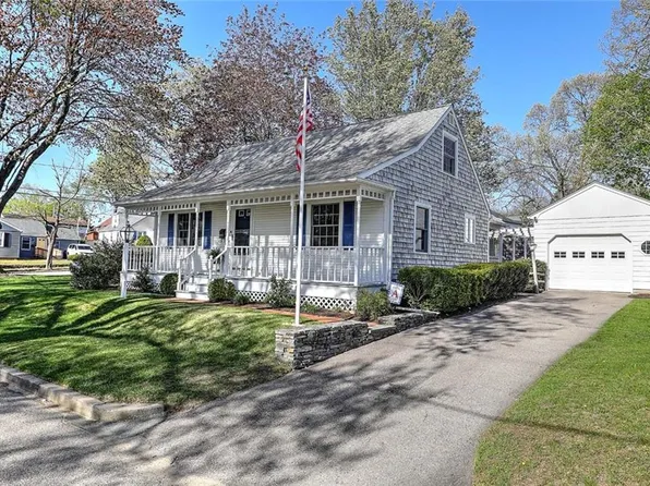 32 Glengrove Ave, Cranston, RI 02910