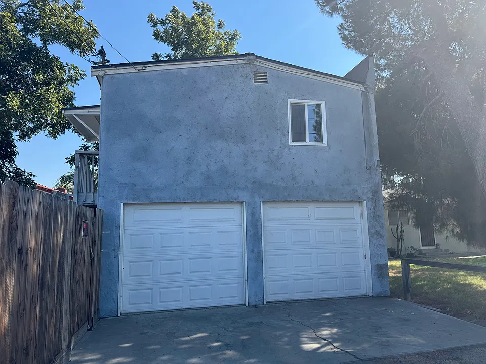 318 W Florinda St #C