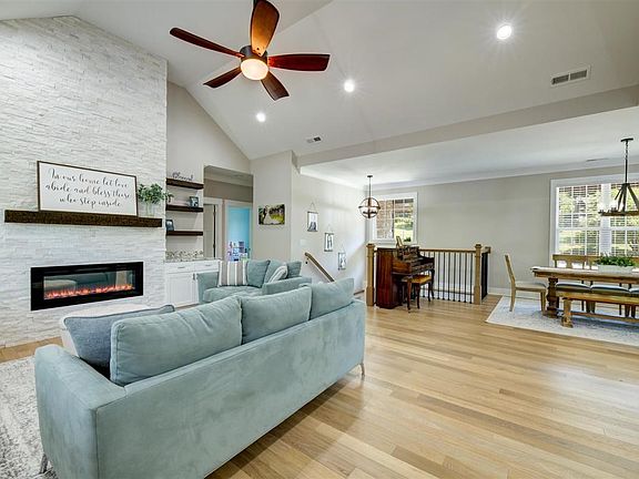 4th image of 8713 Glen Echo Dr