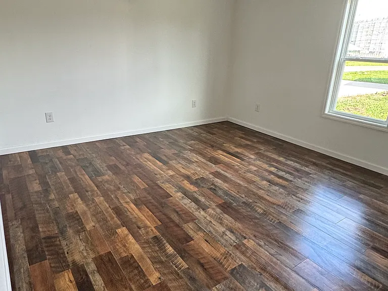 225 N Frisco St — Photo 12