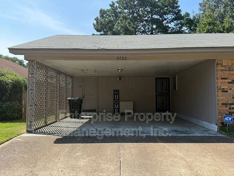 3 bed, 2.0 bath, 1547 sqft, $1,695 — Photo 2