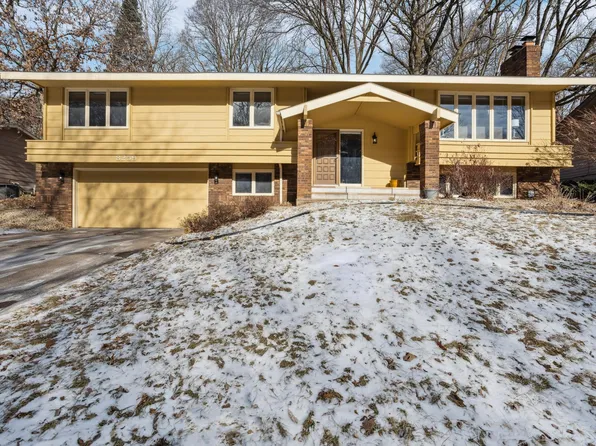 8259 131st St W, Apple Valley, MN 55124