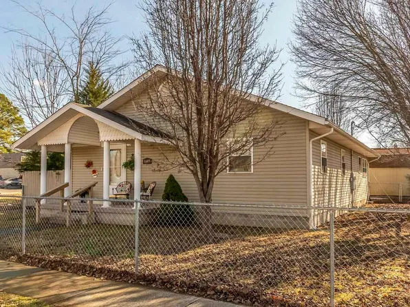 1002 E Main St, West Frankfort, IL 62896
