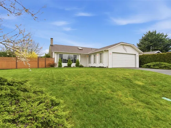 702 Forsyth Ave, Parksville, BC V9P 1E7