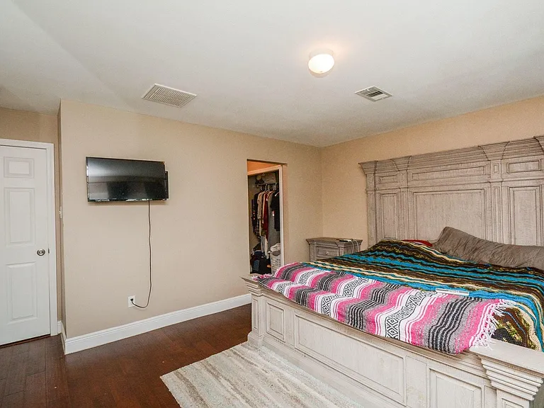 1402 Chestnut Ridge Rd — Photo 10