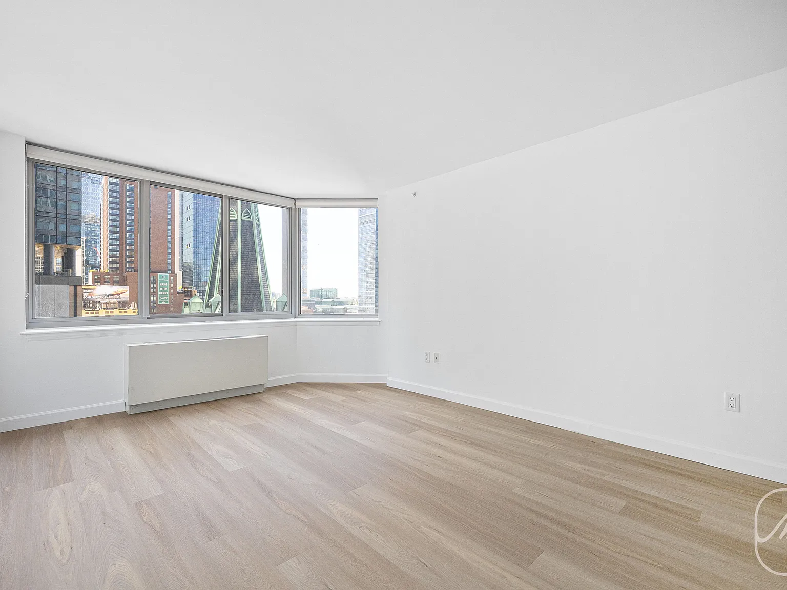 561 10th Avenue — Photo 2