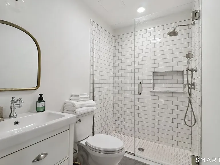 15 Capitol Ave — Photo 9