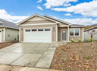 332 Randy St, Ashland, OR 97520