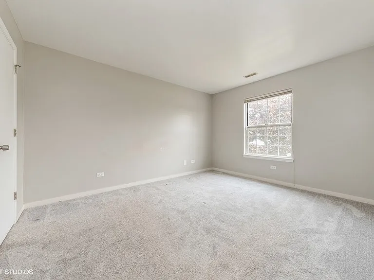 302 Newport Ln #B2 — Photo 6