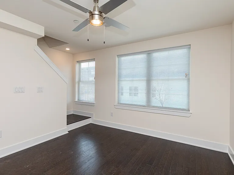 2445 N Front St #3 — Photo 25