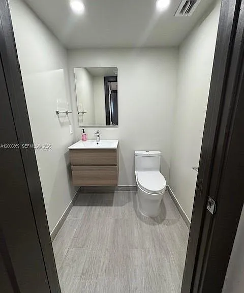 90 Edgewater Dr #606 — Photo 16