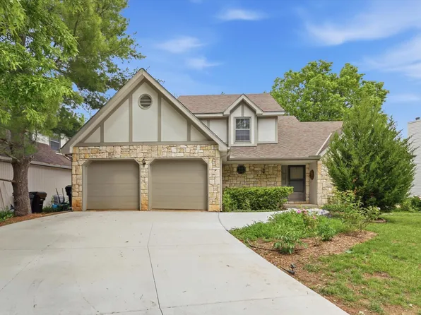 1308 Stone Meadows Dr, Lawrence, KS 66049