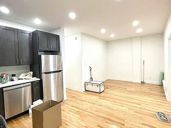 3rd image of 423 3rd Ave APT 3