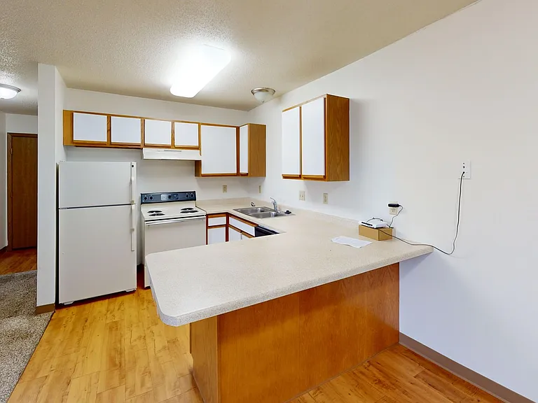 Dakota E & W Apartments — Photo 44