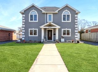 8297 N Washington St, Niles, IL 60714