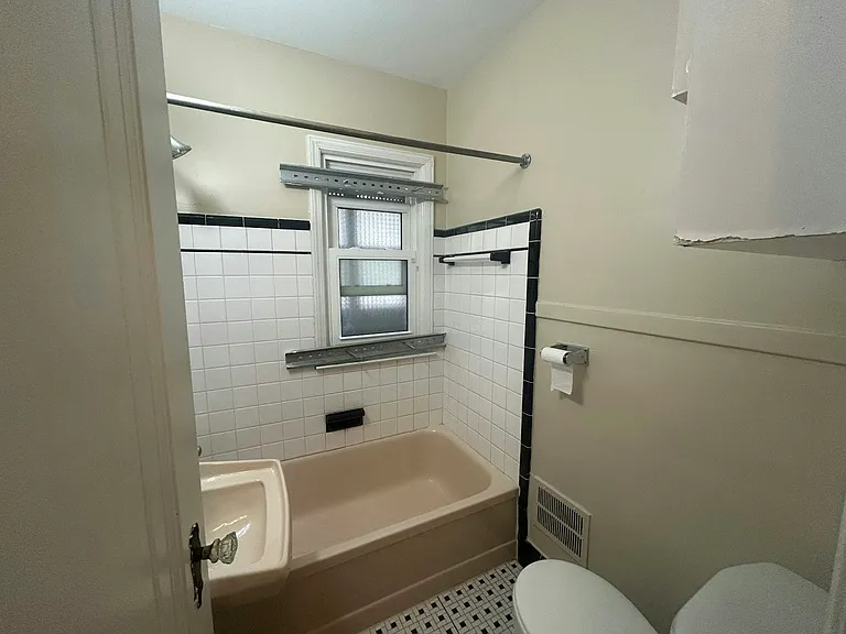 5290 University Pl — Photo 13