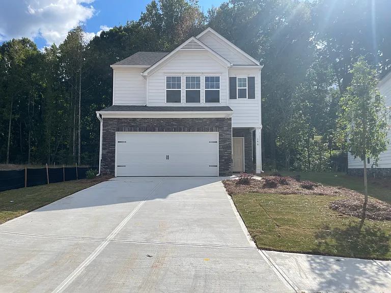 146 Parkwood Dr — Photo 2