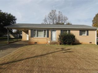 902 Carmel Dr, Gastonia, NC 28056