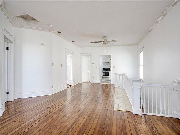 5th image of 134 Broad St APT B