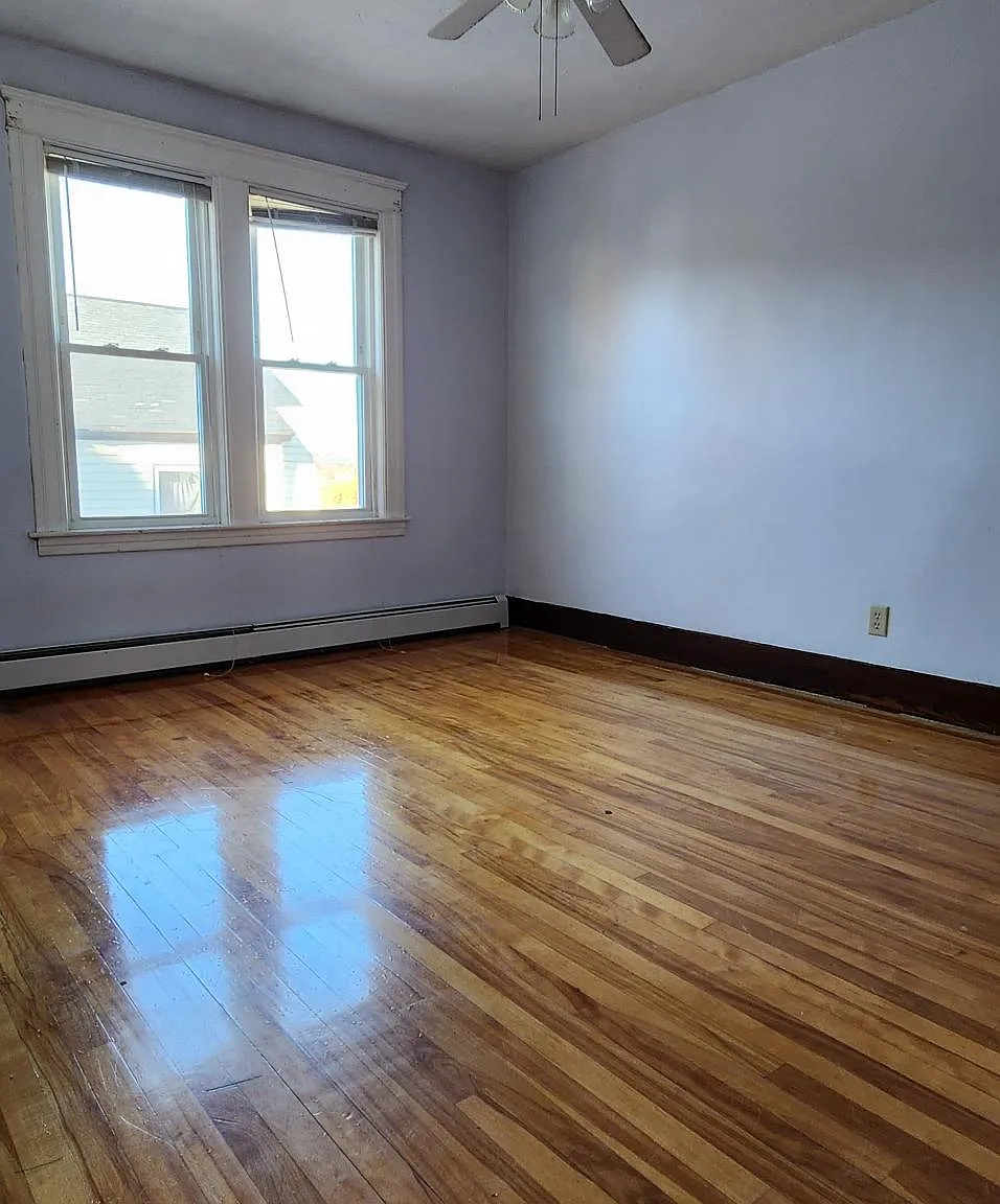 3 bed, 1285 sqft, $2,300 — Photo 1