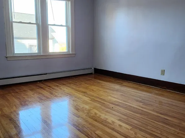 7 View St #3, Worcester, MA 01610