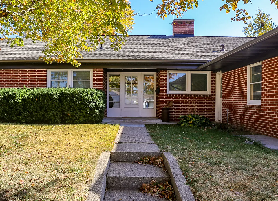 1819 Bryn Mawr Cir